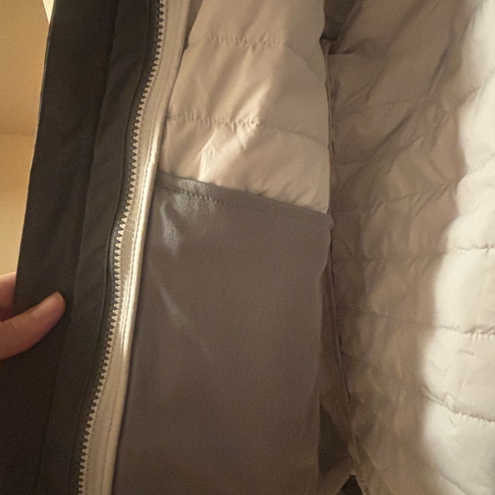 The North Face woman’s  Dark Gray dry vent Jacket 2 pieces - Picture 3 of 6